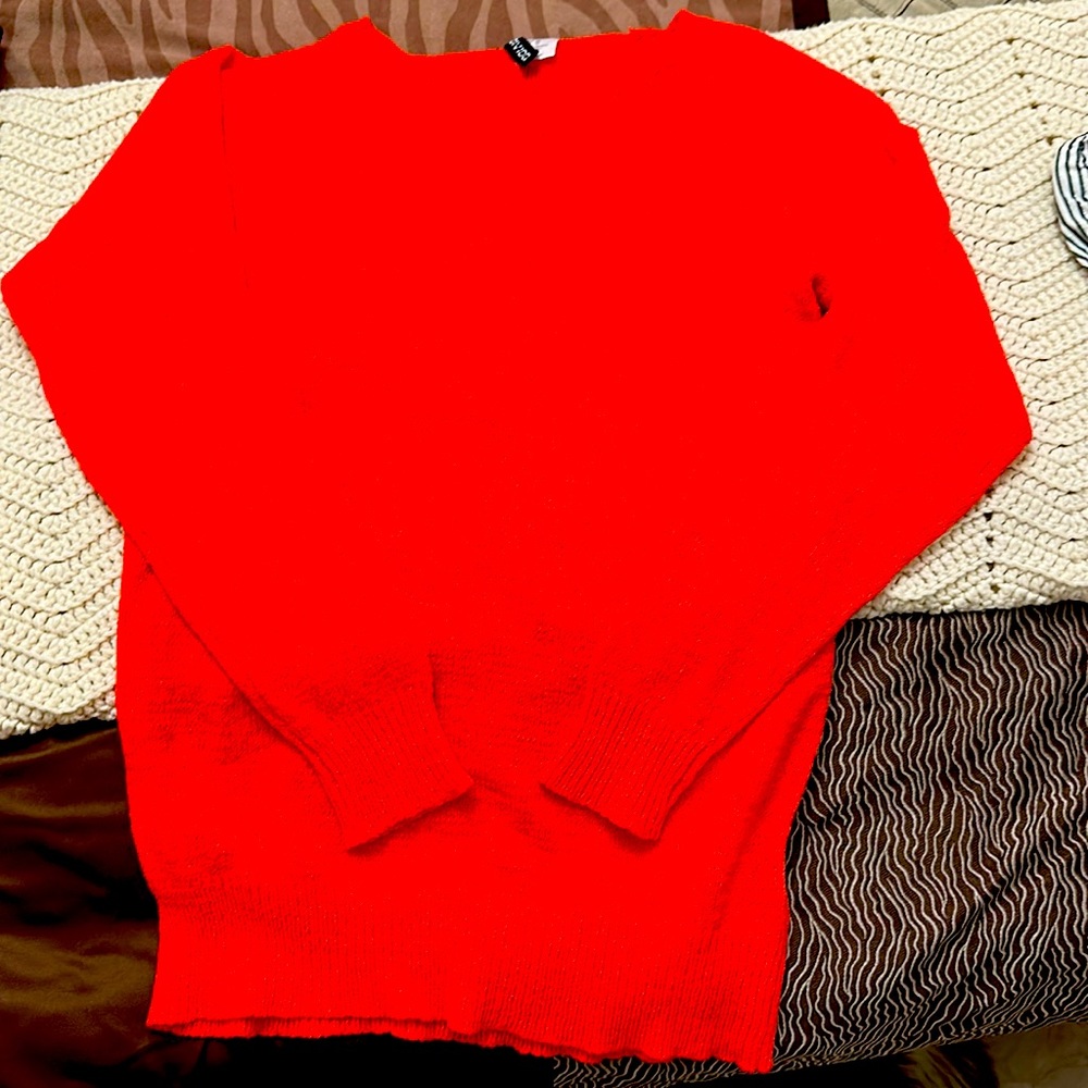 Women’s sweater
